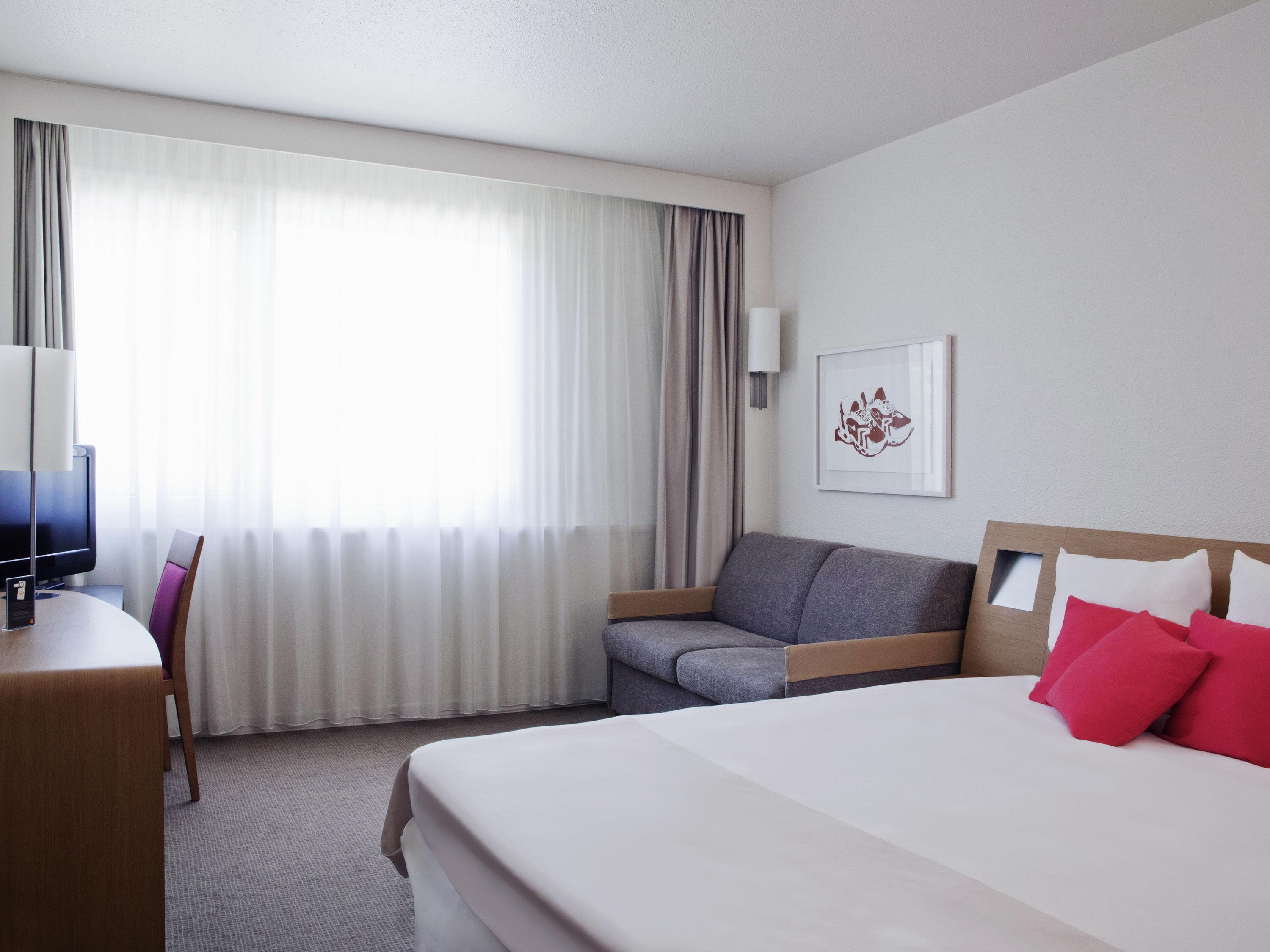Novotel Lausanne Bussigny Криссье Экстерьер фото