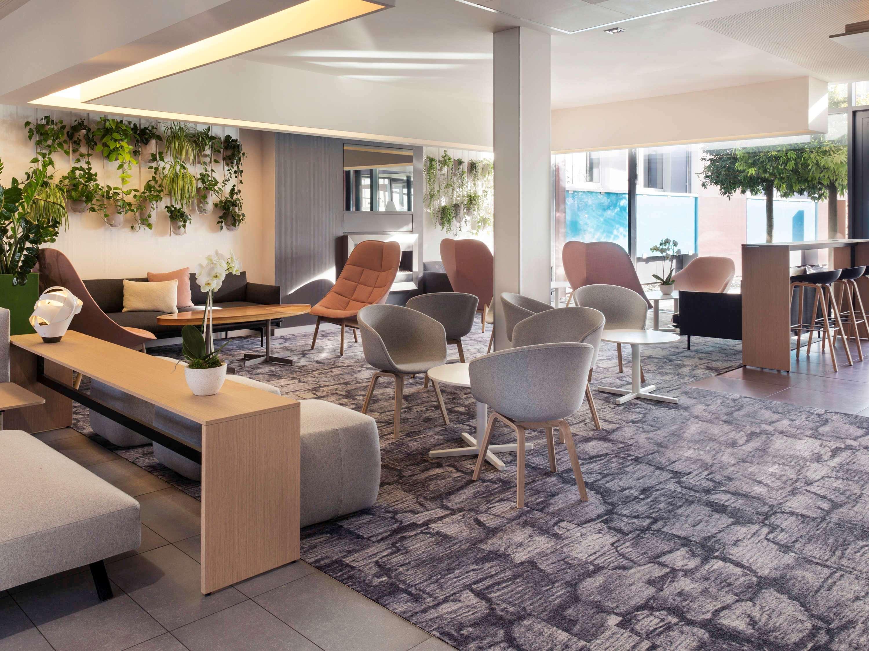 Novotel Lausanne Bussigny Криссье Экстерьер фото