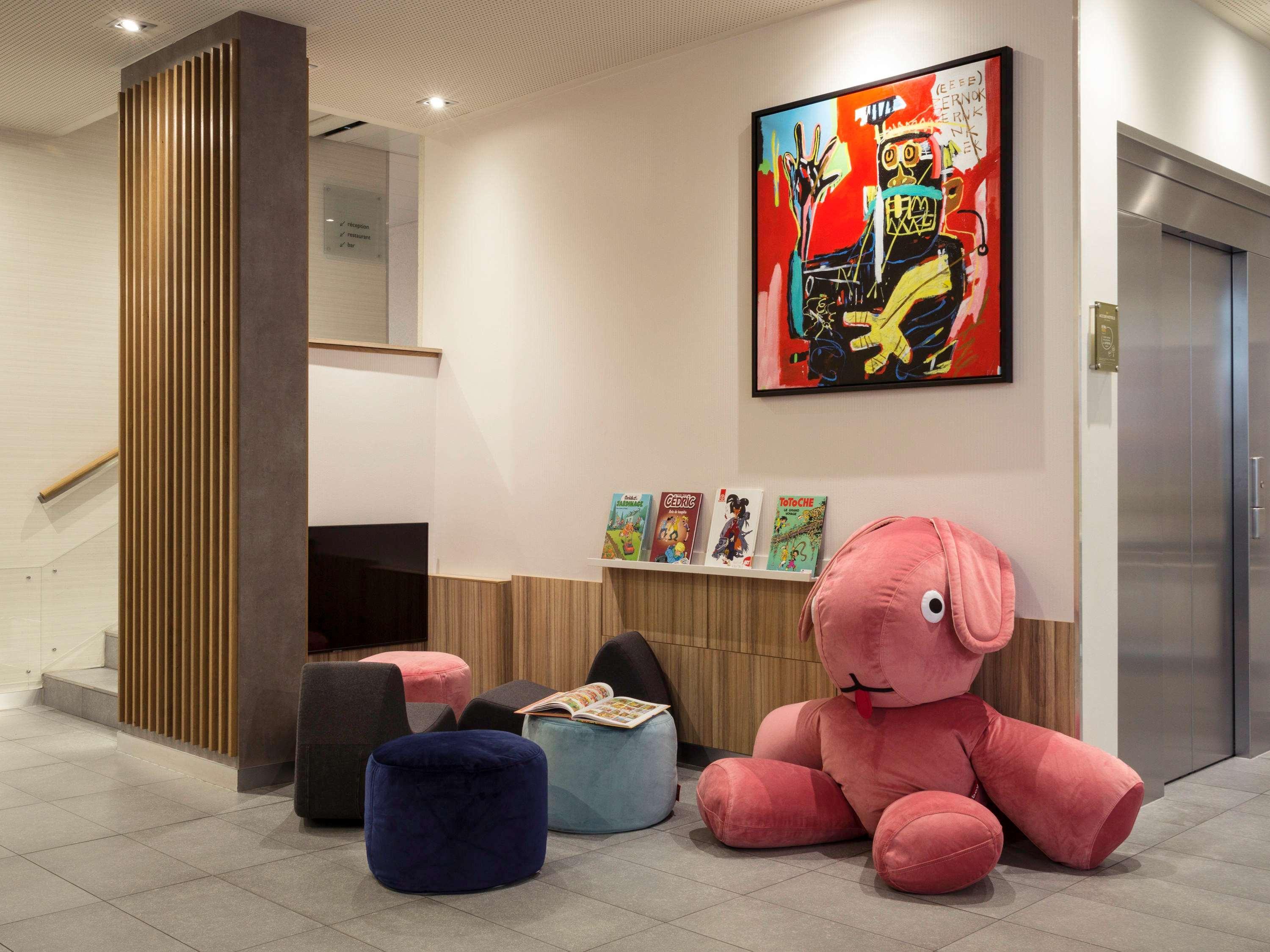 Novotel Lausanne Bussigny Криссье Экстерьер фото