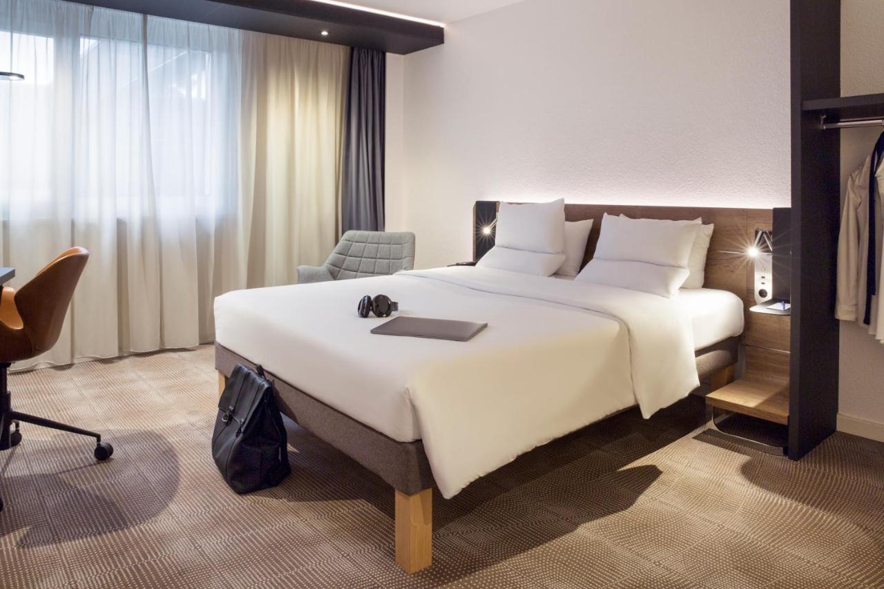 Novotel Lausanne Bussigny Криссье Экстерьер фото