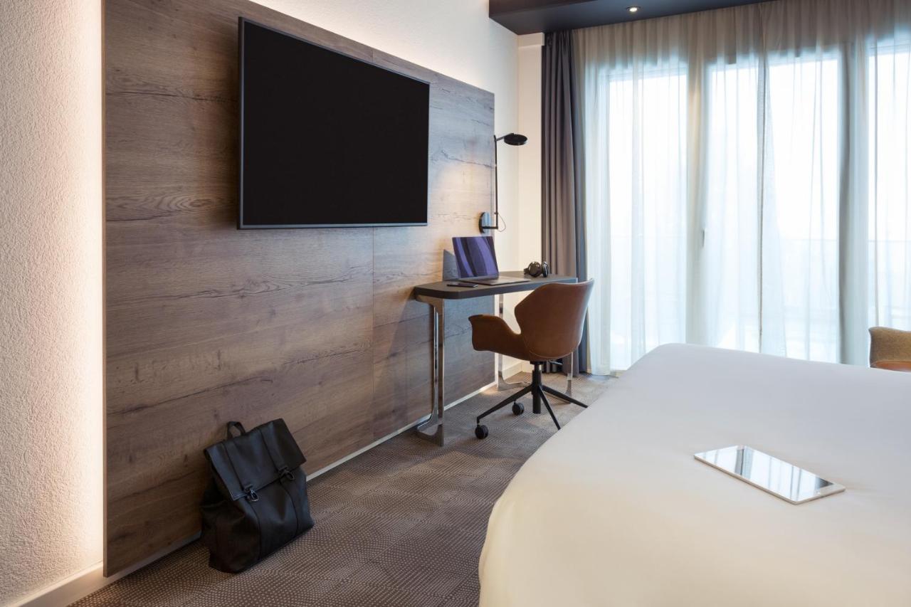 Novotel Lausanne Bussigny Криссье Экстерьер фото